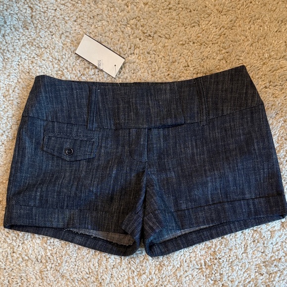 Women's Denim look Shorts slight stretch Papaya small faux front pocket new - Picture 1 of 3